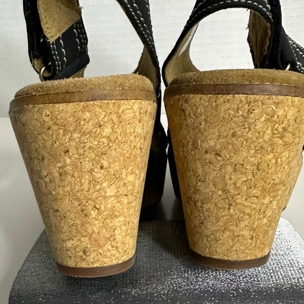 EUC CLARKS Aisley Tulip Wedge Sandal in Black  7.5 - Picture 3 of 8